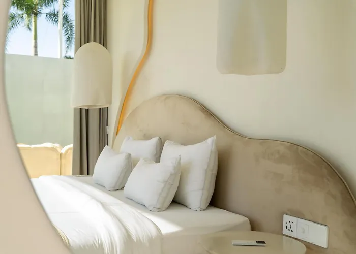Illusion - 3br With Sauna, Jacuzzi, Rice Field View Near * Canggu