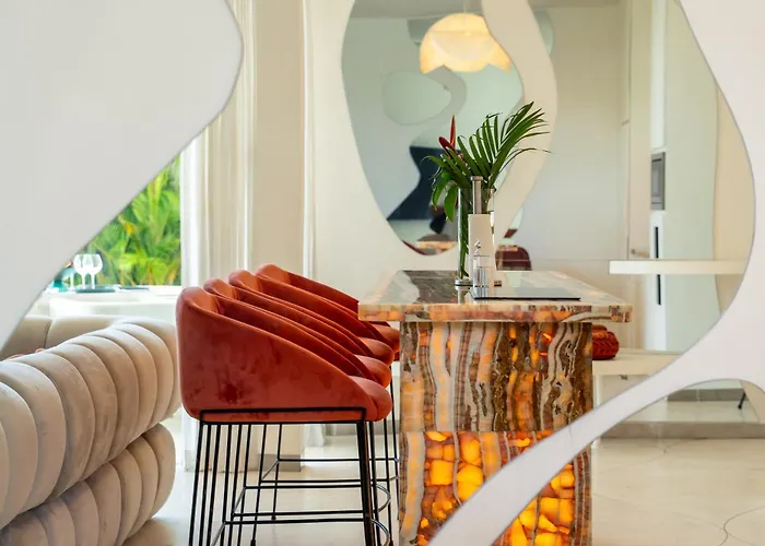 Illusion - 3br With Sauna, Jacuzzi, Rice Field View Near Villa Canggu