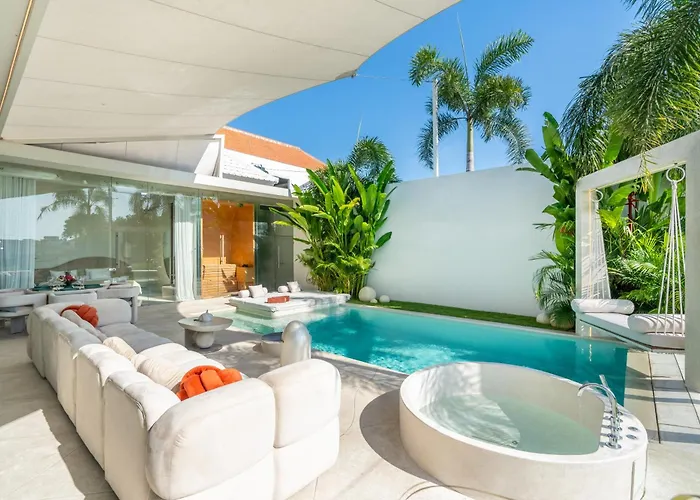 Illusion - 3br With Sauna, Jacuzzi, Rice Field View Near * Canggu