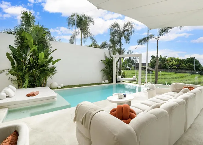 Villa Illusion - 3br With Sauna, Jacuzzi, Rice Field View Near Canggu