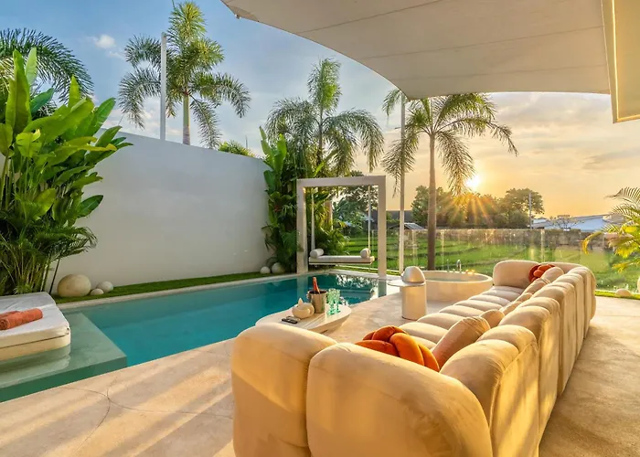 Illusion - 3br With Sauna, Jacuzzi, Rice Field View Near * Canggu
