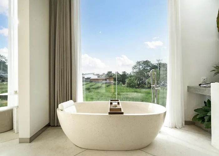 Illusion - 3br With Sauna, Jacuzzi, Rice Field View Near * Canggu